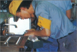 熱量変更に伴う器具調整の様子